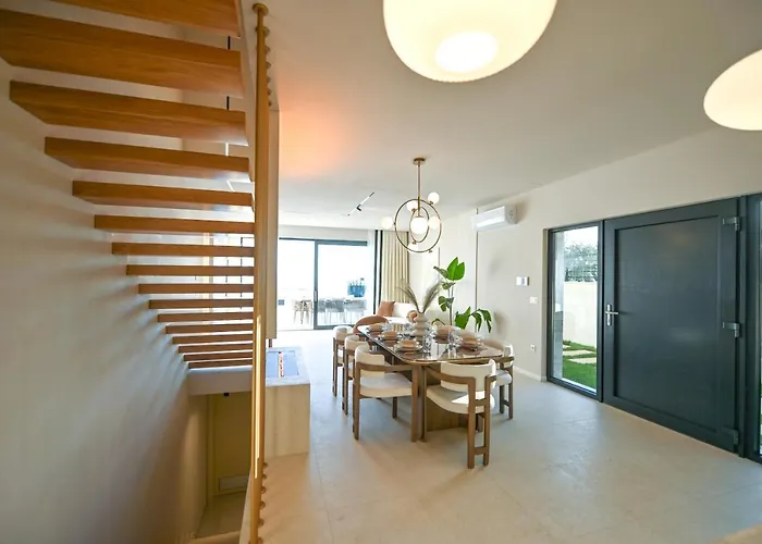 Βίλα Rosemary West - Heated Infinity Swimming Pool - Jacuzzi - Sea View