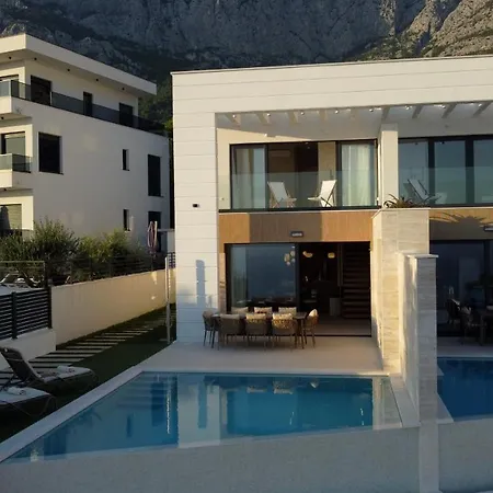 Rosemary West - Heated Infinity Swimming Pool - Jacuzzi - Sea View