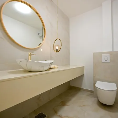 Rosemary West - Heated Infinity Swimming Pool - Jacuzzi - Sea View *