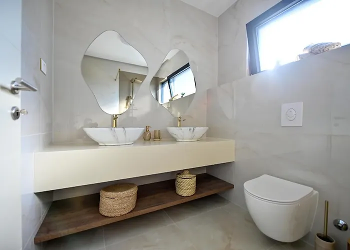 Willa Rosemary West - Heated Infinity Swimming Pool - Jacuzzi - Sea View Makarska