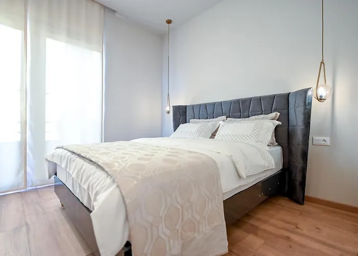 Rosemary West - Heated Infinity Swimming Pool - Jacuzzi - Sea View Makarska