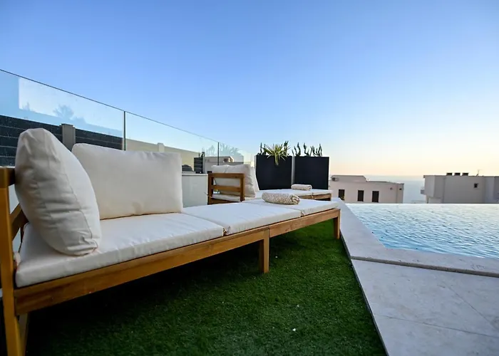 Rosemary West - Heated Infinity Swimming Pool - Jacuzzi - Sea View Willa *