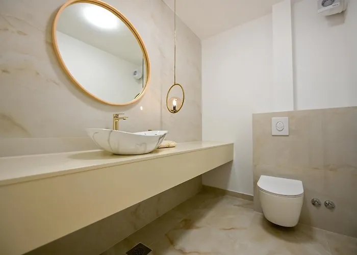 Rosemary West - Heated Infinity Swimming Pool - Jacuzzi - Sea View *