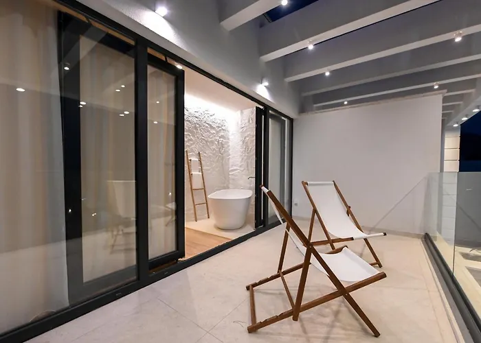 Rosemary West - Heated Infinity Swimming Pool - Jacuzzi - Sea View