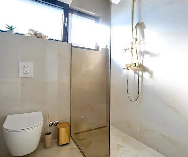 Rosemary West - Heated Infinity Swimming Pool - Jacuzzi - Sea View * Makarska