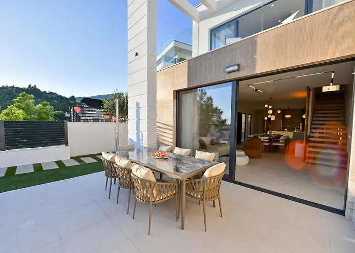 Villa Rosemary West - Heated Infinity Swimming Pool - Jacuzzi - Sea View Makarska