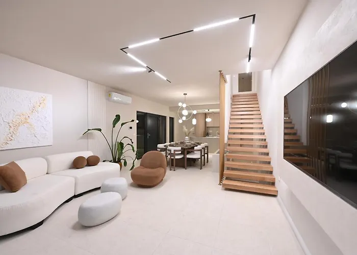 Rosemary West - Heated Infinity Swimming Pool - Jacuzzi - Sea View