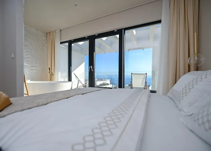 Rosemary West - Heated Infinity Swimming Pool - Jacuzzi - Sea View