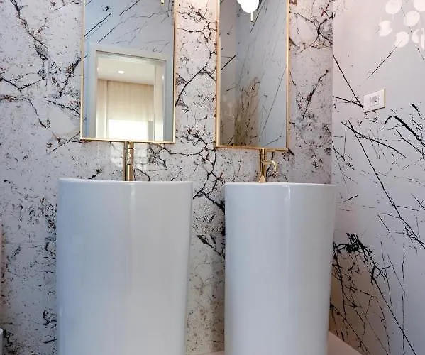 Rosemary West - Heated Infinity Swimming Pool - Jacuzzi - Sea View Willa Makarska