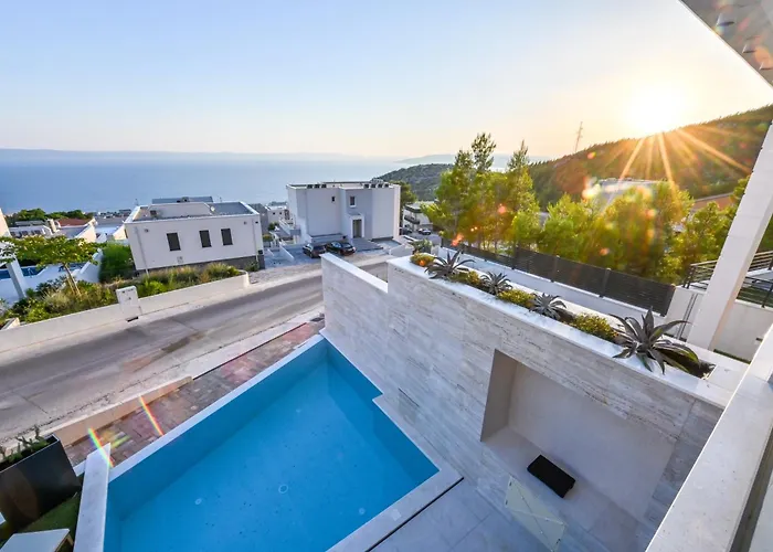 Rosemary West - Heated Infinity Swimming Pool - Jacuzzi - Sea View