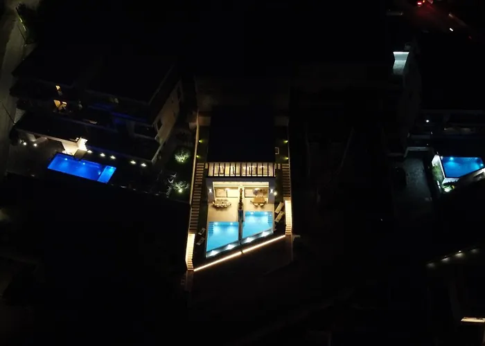 Rosemary West - Heated Infinity Swimming Pool - Jacuzzi - Sea View Villa