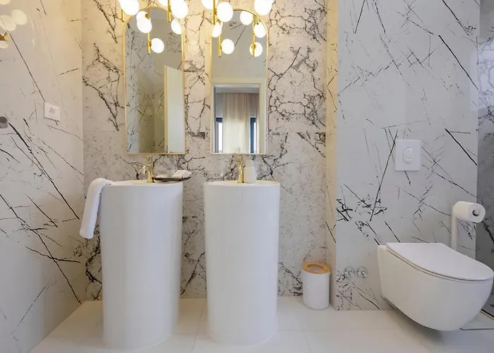 Rosemary West - Heated Infinity Swimming Pool - Jacuzzi - Sea View Willa *