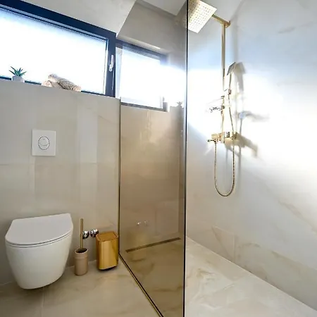 Rosemary West - Heated Infinity Swimming Pool - Jacuzzi - Sea View * מאקרסקה