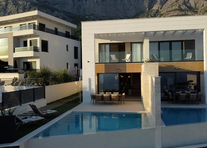 Rosemary West - Heated Infinity Swimming Pool - Jacuzzi - Sea View