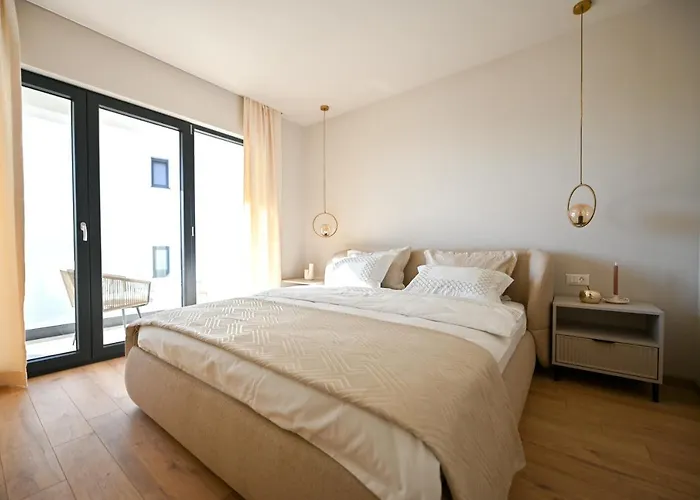 Rosemary West - Heated Infinity Swimming Pool - Jacuzzi - Sea View *