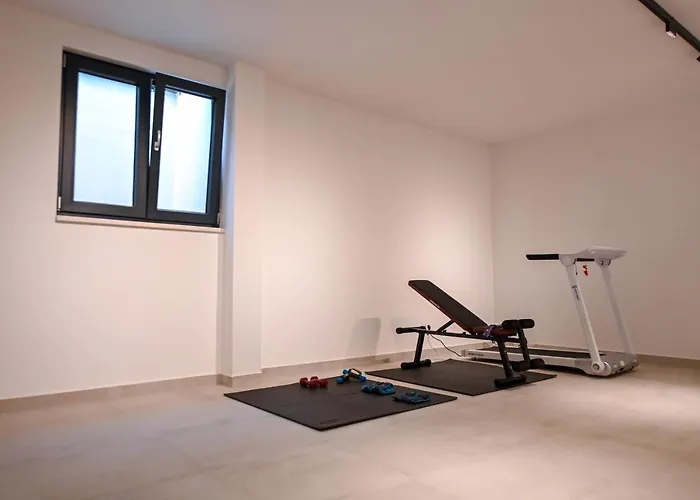 Villa Rosemary West - Heated Infinity Swimming Pool - Jacuzzi - Sea View